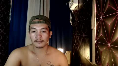 Snapshot of hunkylloyd chatting on 12.15.24 hunkylloyd online show from 12.15.24