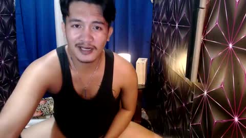 Snapshot of hunkylloyd chatting on 12.16.24 hunkylloyd online show from 12.16.24