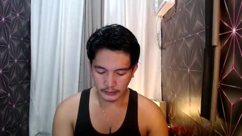 Snapshot of hunkylloyd chatting on 12.29.24 hunkylloyd online show from 12.29.24