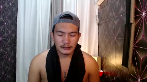 Snapshot of hunkylloyd chatting on 12.29.24 hunkylloyd online show from 12.29.24