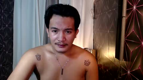 Snapshot of hunkylloyd chatting on 12.30.24 hunkylloyd online show from 12.30.24