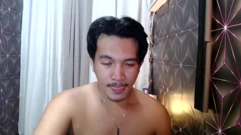 Snapshot of hunkylloyd chatting on 01.11.25 hunkylloyd online show from 01.11.25