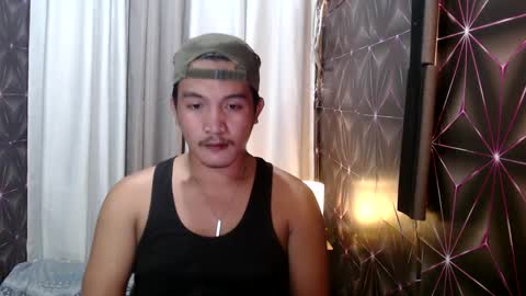 Snapshot of hunkylloyd chatting on 01.12.25 hunkylloyd online show from 01.12.25