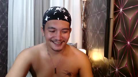 Snapshot of hunkylloyd chatting on 01.14.25 hunkylloyd online show from 01.14.25