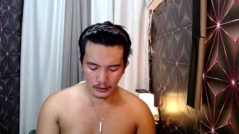 Snapshot of hunkylloyd chatting on 01.28.25 hunkylloyd online show from 01.28.25