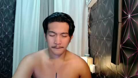 Snapshot of hunkylloyd chatting on 02.10.25 hunkylloyd online show from 02.10.25