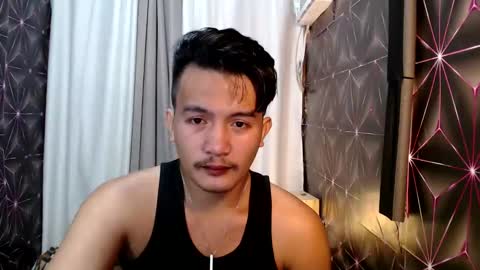 Snapshot of hunkylloyd chatting on 02.16.25 hunkylloyd online show from 02.16.25