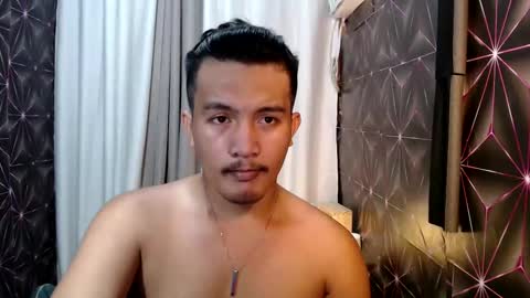 Snapshot of hunkylloyd chatting on 02.19.25 hunkylloyd online show from 02.19.25