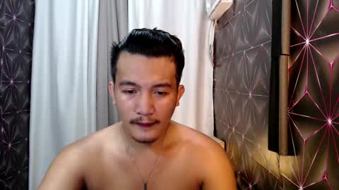 Snapshot of hunkylloyd chatting on 02.26.25 hunkylloyd online show from 02.26.25