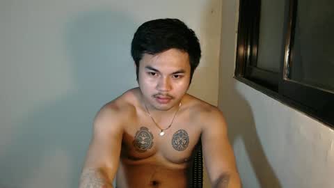 Snapshot of hunkyzeus chatting on 01.04.25 hunkyzeus online show from 01.04.25