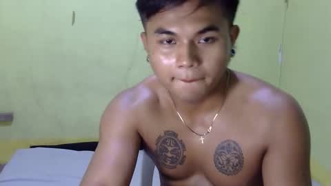 Snapshot of hunkyzeus chatting on 10.16.25 hunkyzeus online show from 10.16.25