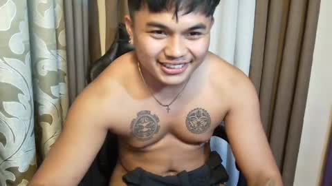 Snapshot of hunkyzeus chatting on 05.26.26 hunkyzeus online show from 05.26.26