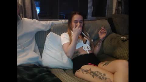 Snapshot of hunterandesme chatting on 01.19.25 HunterandEsme online show from 01.19.25