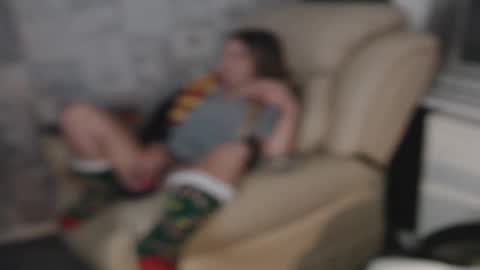 Snapshot of hunterandesme chatting on 10.04.25 HunterandEsme online show from 10.04.25