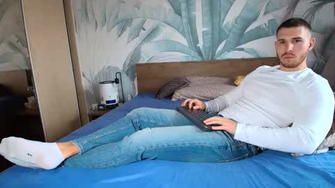 Hunter Bridges online show from 11.08.25