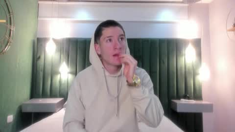 hunterheat_ online show from 11.18.25