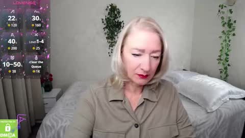 Snapshot of hunters_woman chatting on 09.26.25 Irena online show from 09.26.25