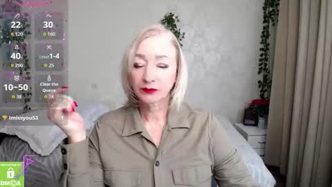 Snapshot of hunters_woman chatting on 10.26.25 Irena online show from 10.26.25