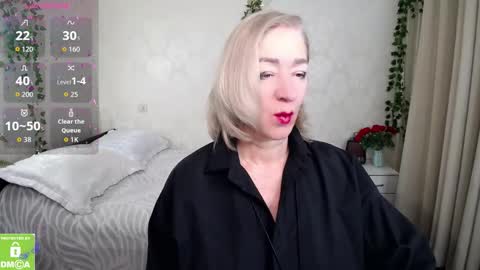 Snapshot of hunters_woman chatting on 11.10.25 Irena online show from 11.10.25