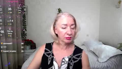 Snapshot of hunters_woman chatting on 11.24.25 Irena online show from 11.24.25