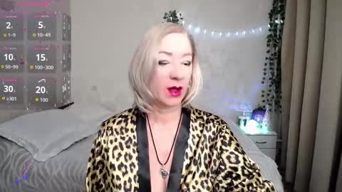 Snapshot of hunters_woman chatting on 12.03.25 Irena online show from 12.03.25