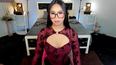 HELLO HANNAH IS BACK online show from 11.28.25