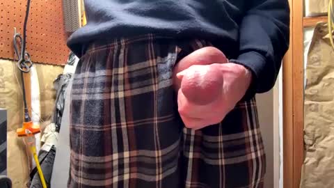 Snapshot of huskey300 chatting on 01.06.25 huskey300 online show from 01.06.25