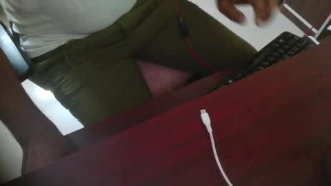 Snapshot of huxzizxhqnyx chatting on 09.12.25 CHAVI online show from 09.12.25