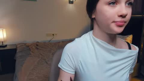 Lily online show from 04.23.26