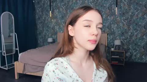 Snapshot of hwadwellingham chatting on 06.07.26 Lily online show from 06.07.26