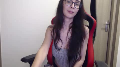 Emma Ava online show from 03.05.25