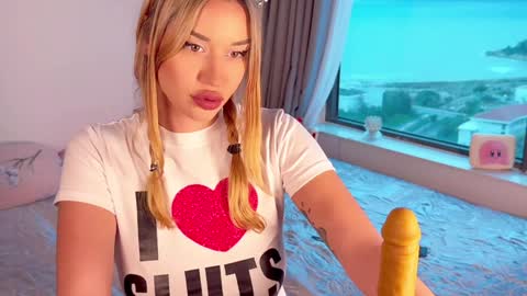 Your submissive lady 3 online show from 01.15.25