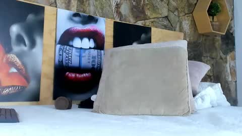 Snapshot of i_am_dolls chatting on 02.24.25 The Dolls online show from 02.24.25