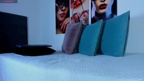 Snapshot of i_am_dolls chatting on 10.14.25 The Dolls online show from 10.14.25