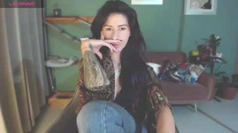 Lana Banana online show from 02.17.25