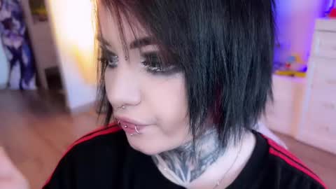 Snapshot of i_died_again chatting on 12.11.24 Asya online show from 12.11.24