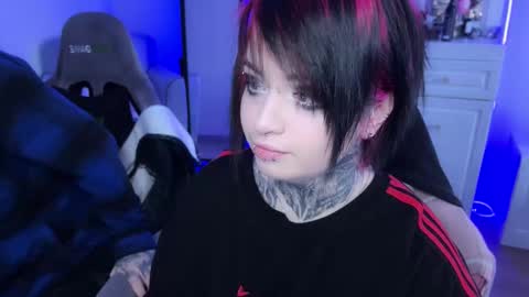 Snapshot of i_died_again chatting on 12.15.24 Asya online show from 12.15.24