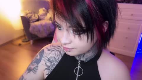 Snapshot of i_died_again chatting on 12.22.24 Asya online show from 12.22.24