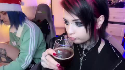 Snapshot of i_died_again chatting on 12.29.24 Asya online show from 12.29.24