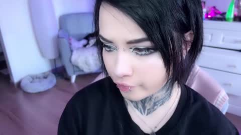Snapshot of i_died_again chatting on 01.21.25 Asya online show from 01.21.25