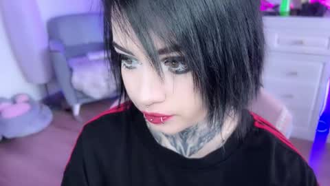 Snapshot of i_died_again chatting on 01.22.25 Asya online show from 01.22.25