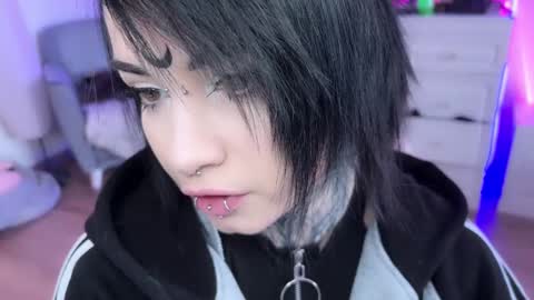 Snapshot of i_died_again chatting on 01.23.25 Asya online show from 01.23.25