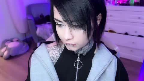 Snapshot of i_died_again chatting on 01.23.25 Asya online show from 01.23.25
