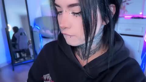 Snapshot of i_died_again chatting on 09.19.25 Asya online show from 09.19.25