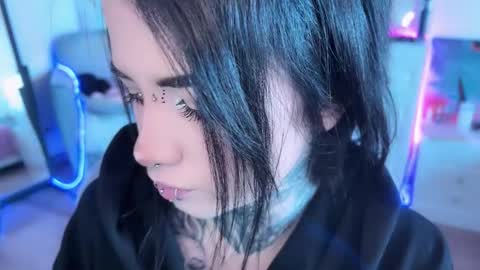 Snapshot of i_died_again chatting on 10.11.25 Asya online show from 10.11.25