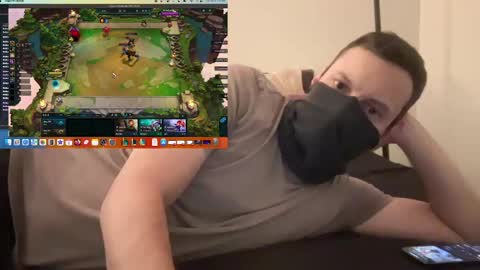 Snapshot of i_o_ro chatting on 12.08.24 i o ro online show from 12.08.24