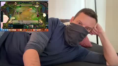 Snapshot of i_o_ro chatting on 12.08.24 i o ro online show from 12.08.24