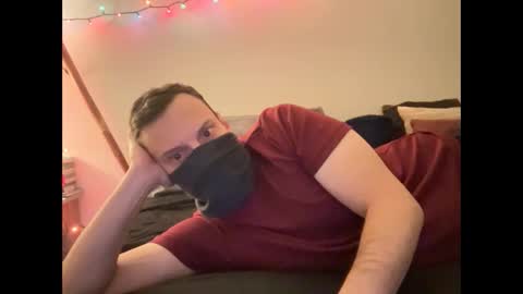 Snapshot of i_o_ro chatting on 12.11.24 i o ro online show from 12.11.24