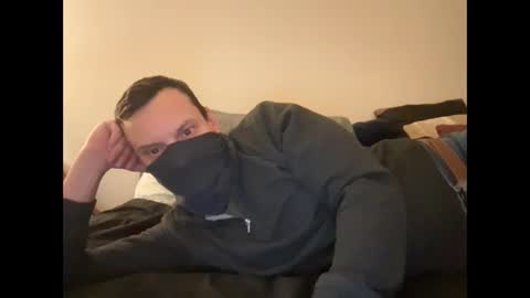 Snapshot of i_o_ro chatting on 12.15.24 i o ro online show from 12.15.24