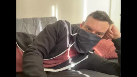 Snapshot of i_o_ro chatting on 12.15.24 i o ro online show from 12.15.24